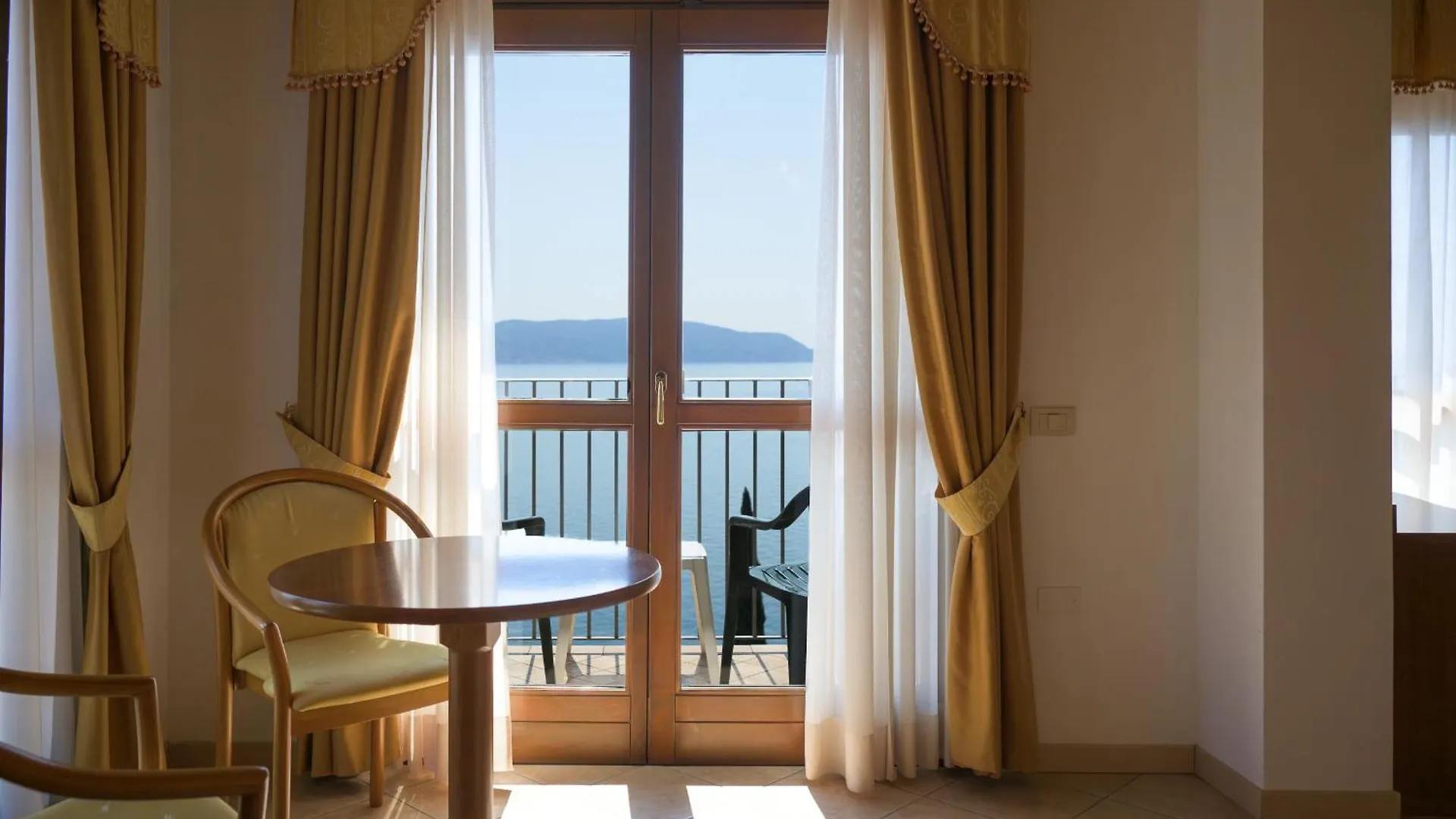 All Inclusive Hotel Piccolo Paradiso Toscolano Maderno 4*,  Italy