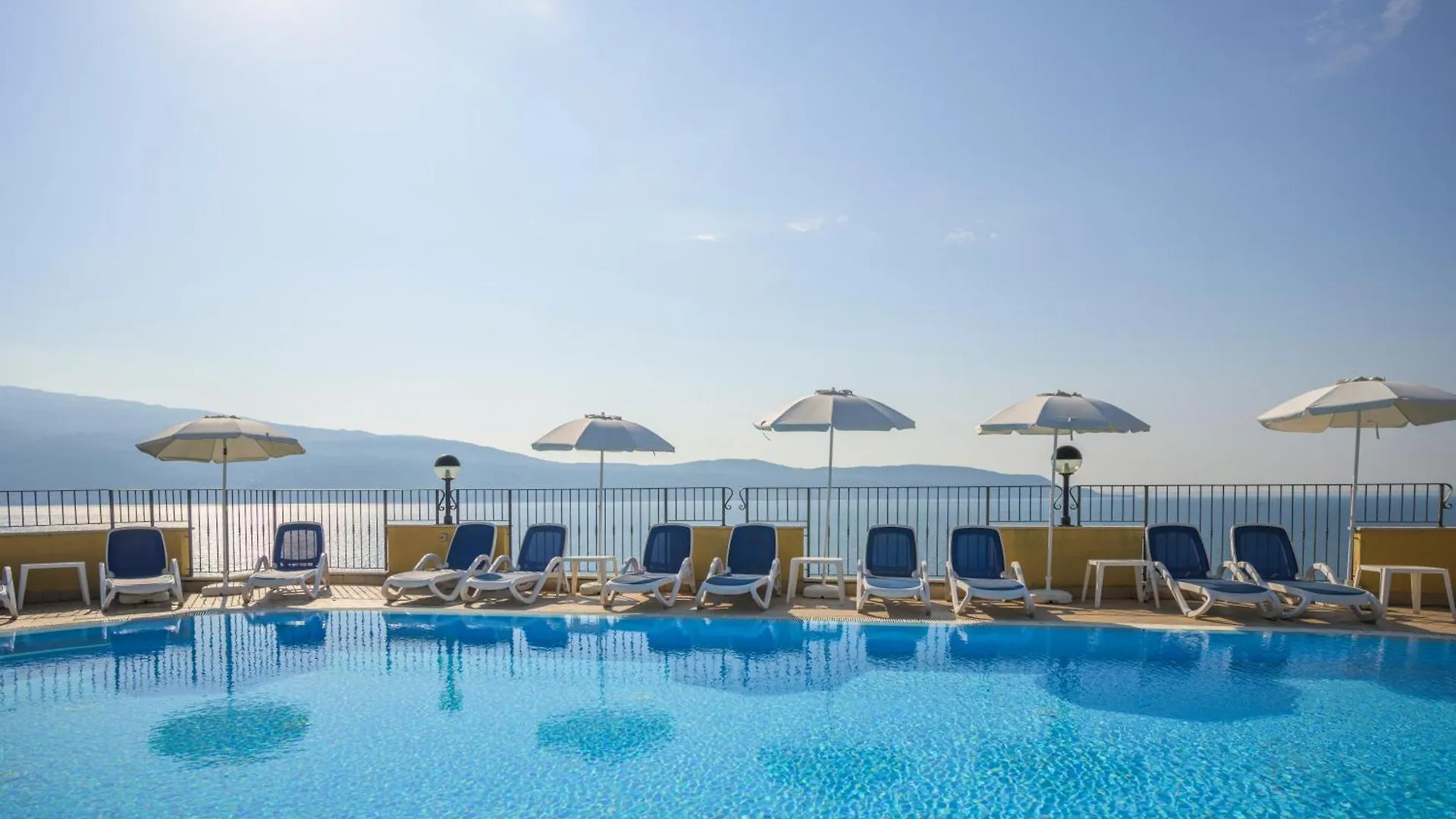 All Inclusive Hotel Piccolo Paradiso Toscolano Maderno 4*,